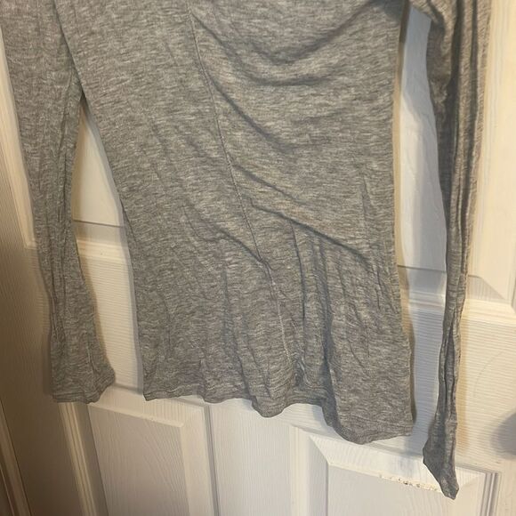 BCBGeneration Turtlenecklong sleeve  Sweater EUC XSmall - Picture 5 of 8